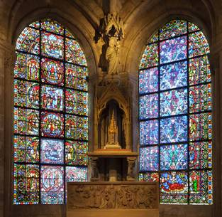 https://upload.wikimedia.org/wikipedia/commons/thumb/a/a5/Basilique_Saint-Denis_chapelle_de_la_Vierge.jpg/800px-Basilique_Saint-Denis_chapelle_de_la_Vierge.jpg