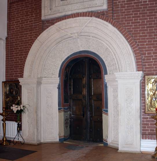 Покровский собор. Западный портал с Тверскими вратами.