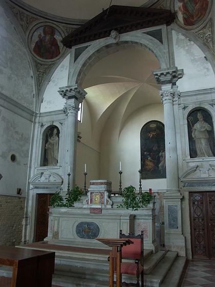 8. Алтарная часть церкви Санта Мария дела Визитационе в Венеции. Фото Вл.В. Седова