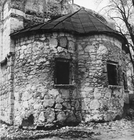 Кладка апсид Городищенской церкви без штукатурки (1970-е годы).